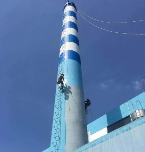高空刷油漆作业